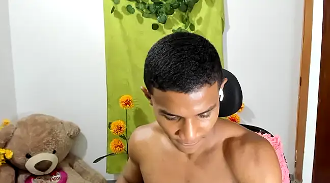 Snapshot of corzoethan chatting on 03.06.25 corzoethan online show from 03.06.25