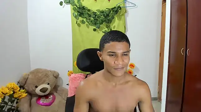 Snapshot of corzoethan chatting on 03.13.25 corzoethan online show from 03.13.25