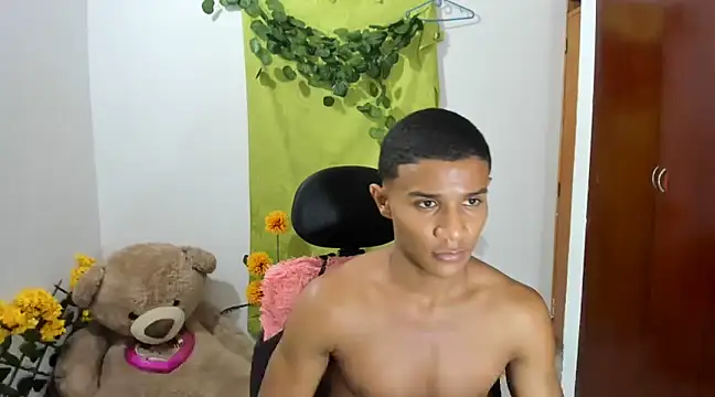 Snapshot of corzoethan chatting on 03.18.25 corzoethan online show from 03.18.25