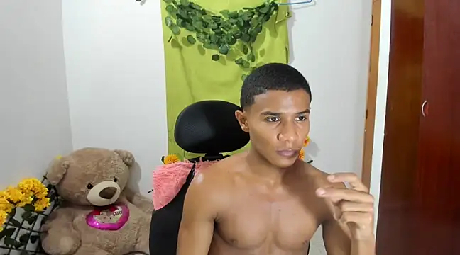 Snapshot of corzoethan chatting on 03.20.25 corzoethan online show from 03.20.25