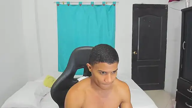 Snapshot of corzoethan chatting on 09.17.25 corzoethan online show from 09.17.25