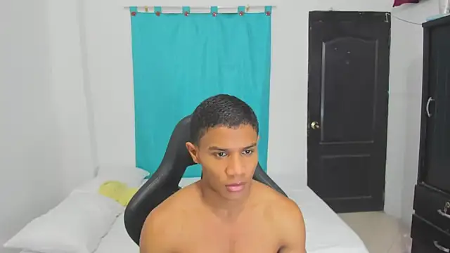 Snapshot of corzoethan chatting on 09.20.25 corzoethan online show from 09.20.25