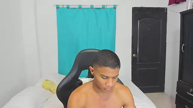 Snapshot of corzoethan chatting on 09.24.25 corzoethan online show from 09.24.25