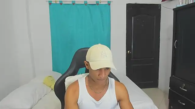 Snapshot of corzoethan chatting on 09.27.25 corzoethan online show from 09.27.25