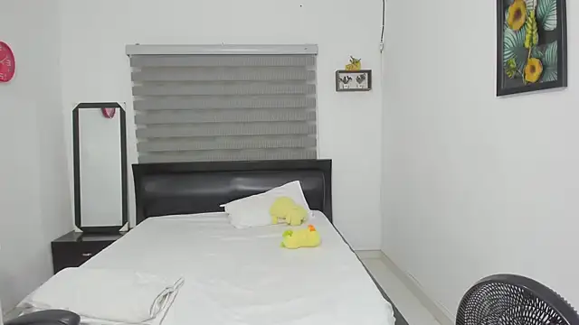 Snapshot of corzoethan chatting on 11.08.25 corzoethan online show from 11.08.25