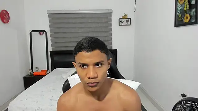 Snapshot of corzoethan chatting on 11.26.25 corzoethan online show from 11.26.25