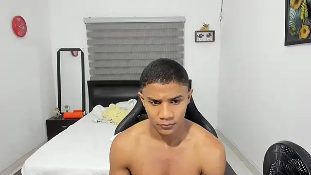 Snapshot of corzoethan chatting on 12.02.25 corzoethan online show from 12.02.25