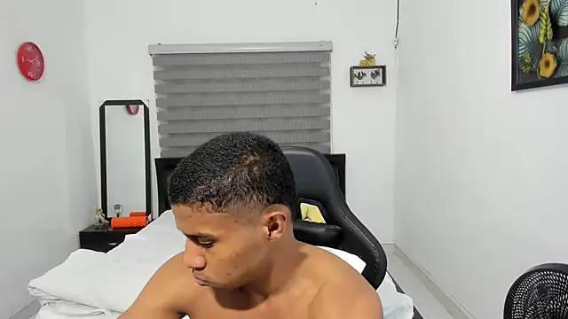 Snapshot of corzoethan chatting on 12.03.25 corzoethan online show from 12.03.25