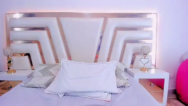 NinnaVous online show from 03.13.25