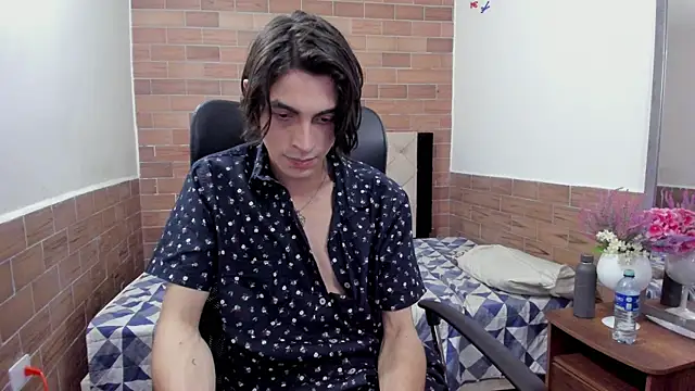 Snapshot of MIKE_HUNTER7 chatting on 01.10.25 MIKE HUNTER7 online show from 01.10.25