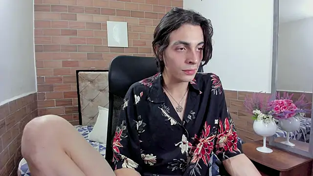 Snapshot of MIKE_HUNTER7 chatting on 01.14.25 MIKE HUNTER7 online show from 01.14.25