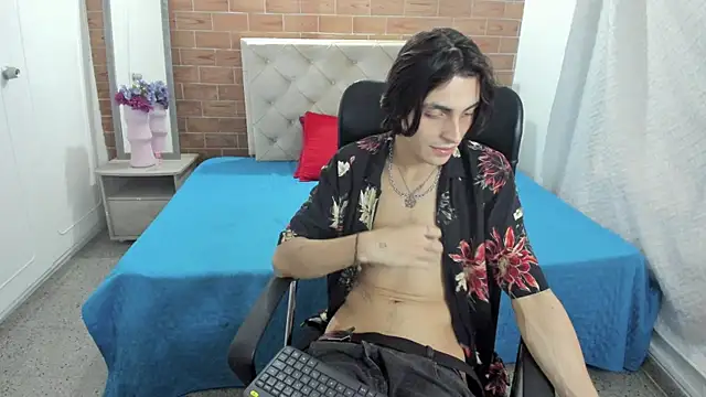 Snapshot of MIKE_HUNTER7 chatting on 02.14.25 MIKE HUNTER7 online show from 02.14.25