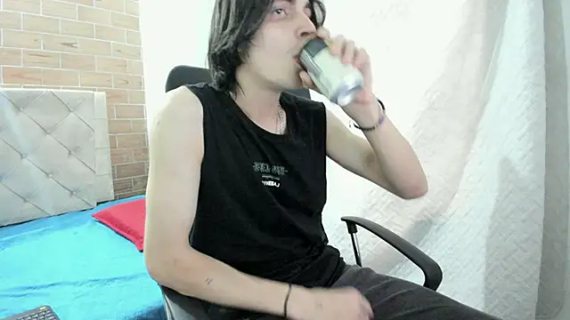 Snapshot of MIKE_HUNTER7 chatting on 02.24.25 MIKE HUNTER7 online show from 02.24.25