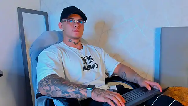 NoahhBrown online show from 02.05.25