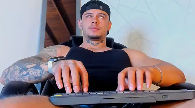 NoahhBrown online show from 03.10.25