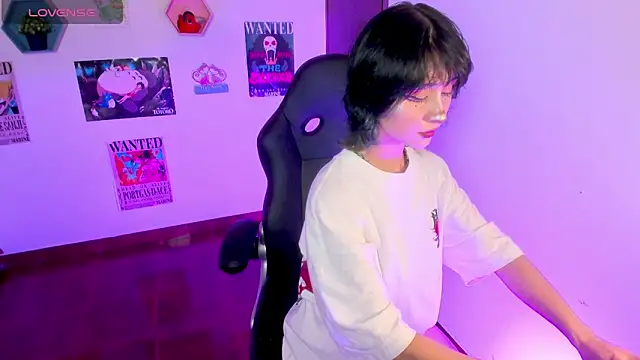 MonxxsLove online show from 04.04.26