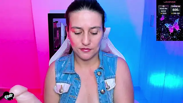 Saskyaa online show from 11.30.25