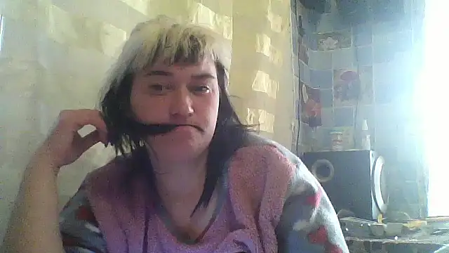 Snapshot of HollyLaBerry chatting on 05.11.26 HollyLaBerry online show from 05.11.26