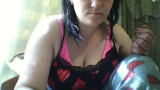 Snapshot of HollyLaBerry chatting on 05.16.26 HollyLaBerry online show from 05.16.26
