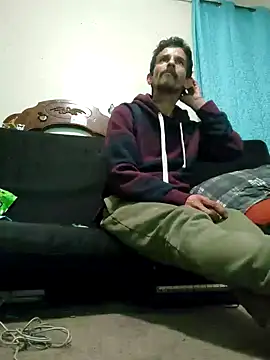 Snapshot of LongDickZee562 chatting on 12.15.24 LongDickZee562 online show from 12.15.24