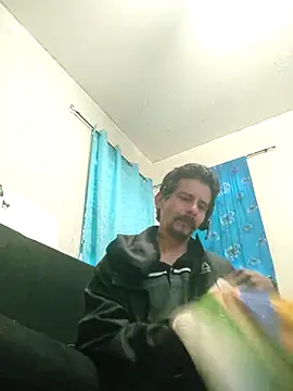 Snapshot of LongDickZee562 chatting on 12.23.24 LongDickZee562 online show from 12.23.24