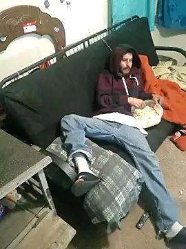 Snapshot of LongDickZee562 chatting on 01.29.25 LongDickZee562 online show from 01.29.25