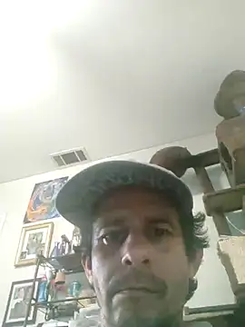 Snapshot of LongDickZee562 chatting on 02.05.25 LongDickZee562 online show from 02.05.25