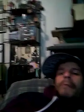 Snapshot of LongDickZee562 chatting on 02.12.25 LongDickZee562 online show from 02.12.25