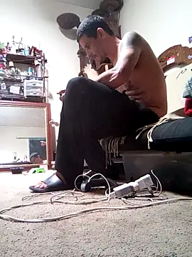 Snapshot of LongDickZee562 chatting on 02.24.25 LongDickZee562 online show from 02.24.25