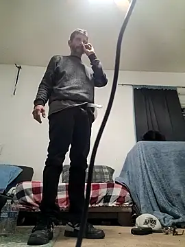 LongDickZee562 online show from 12.19.25