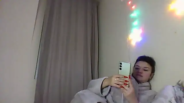 Linusya online show from 12.14.25