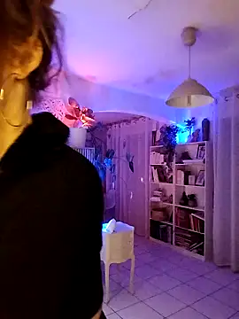 Luna Kitanna online show from 11.10.25