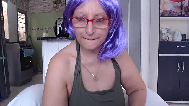 Snapshot of Lilly_macflyy chatting on 09.08.25 Lilly macflyy online show from 09.08.25