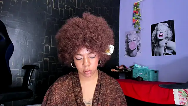 Alika01 online show from 02.13.25