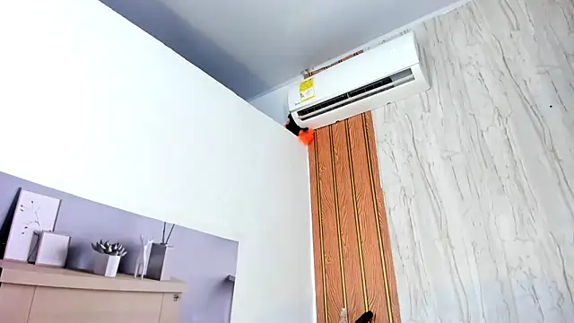 Alika01 online show from 04.12.26