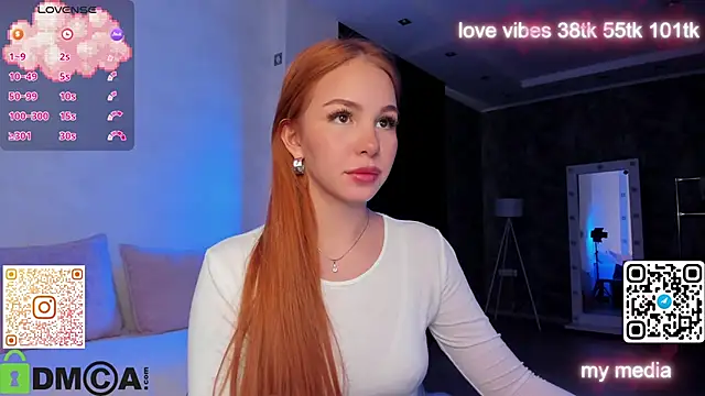 Snapshot of Tracy-Taylor chatting on 10.11.25 Tracy-Taylor online show from 10.11.25