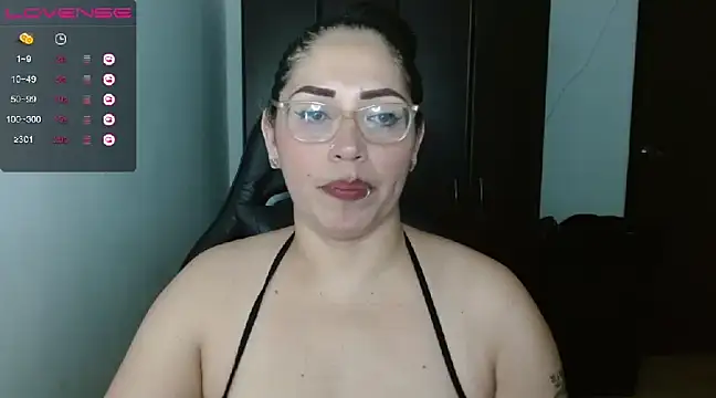 Snapshot of natashasmithe chatting on 12.13.24 natashasmithe online show from 12.13.24