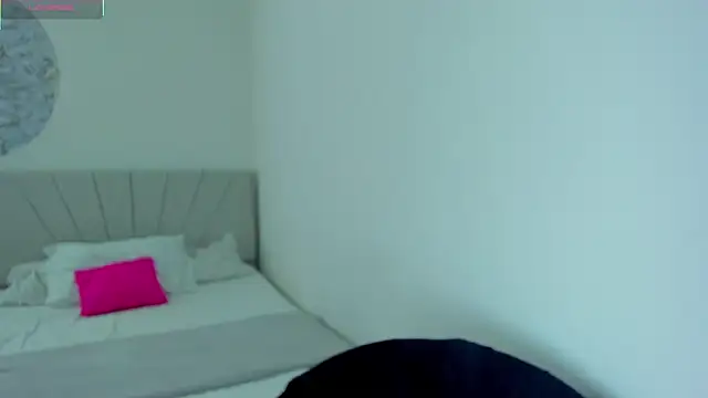 IsabelaVanegas  online show from 10.27.25