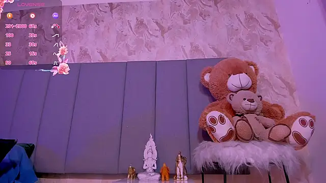 JulianaMiller online show from 02.14.25