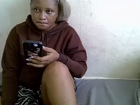 Snapshot of Crystal__Gee chatting on 03.20.25 Crystal  Gee online show from 03.20.25