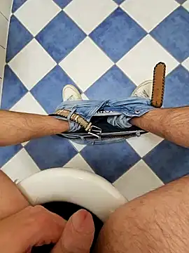 Snapshot of thesmiledoc chatting on 12.16.24 thesmiledoc online show from 12.16.24