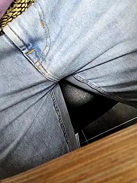 Snapshot of thesmiledoc chatting on 02.18.25 thesmiledoc online show from 02.18.25