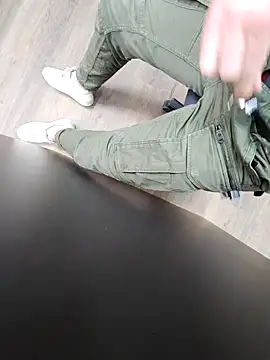 Snapshot of thesmiledoc chatting on 03.13.25 thesmiledoc online show from 03.13.25