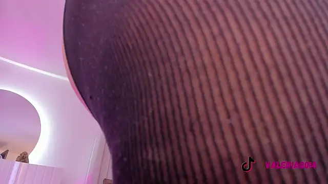 sarah-bonneth online show from 12.04.25