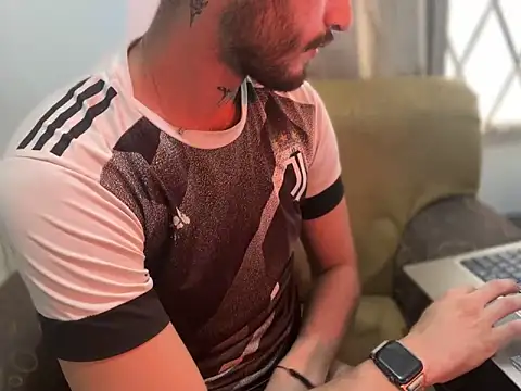 axel giracr online show from 12.16.24