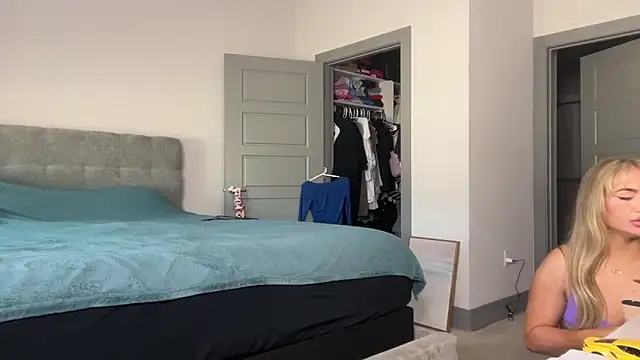 ElenaErickson online show from 02.25.25