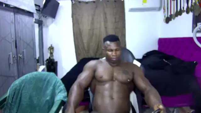 Snapshot of MedellinBlackx chatting on 10.10.25 MedellinBlackx online show from 10.10.25