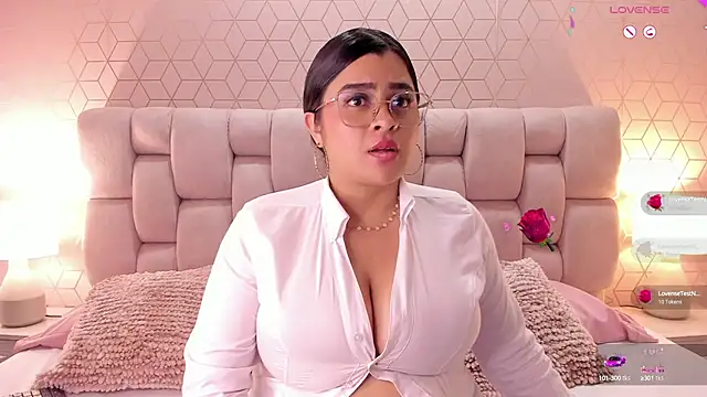 Snapshot of Emilyboobss chatting on 01.27.25 Emilyboobss online show from 01.27.25