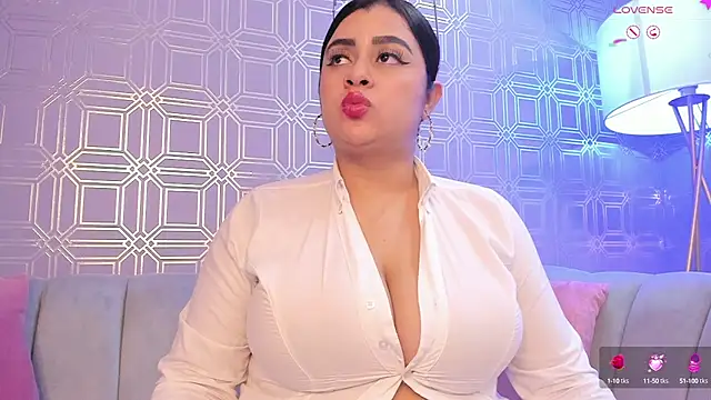 Snapshot of Emilyboobss chatting on 03.13.25 Emilyboobss online show from 03.13.25