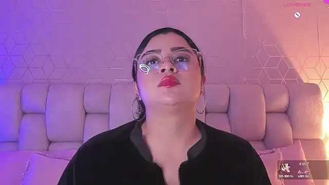 Snapshot of Emilyboobss chatting on 03.14.25 Emilyboobss online show from 03.14.25